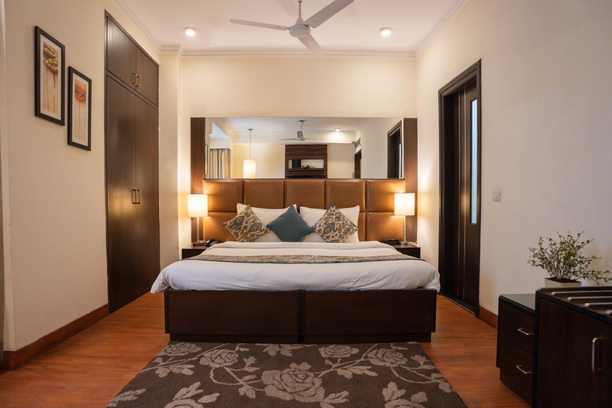 Ahuja Residency Cyber City II Gurgaon Eksteriør bilde
