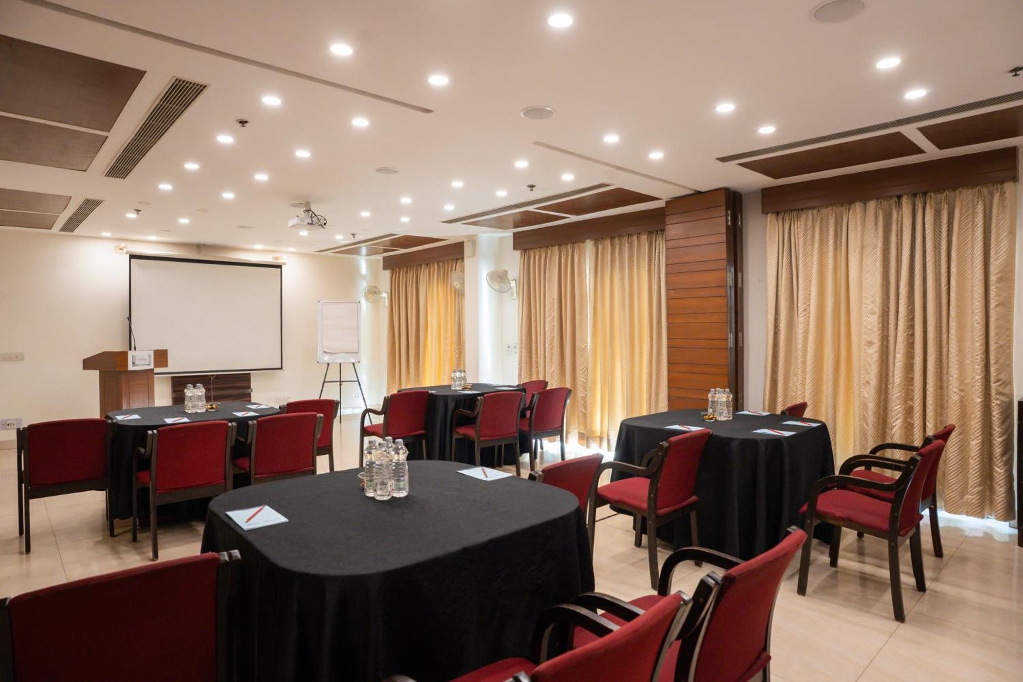 Ahuja Residency Cyber City II Gurgaon Eksteriør bilde