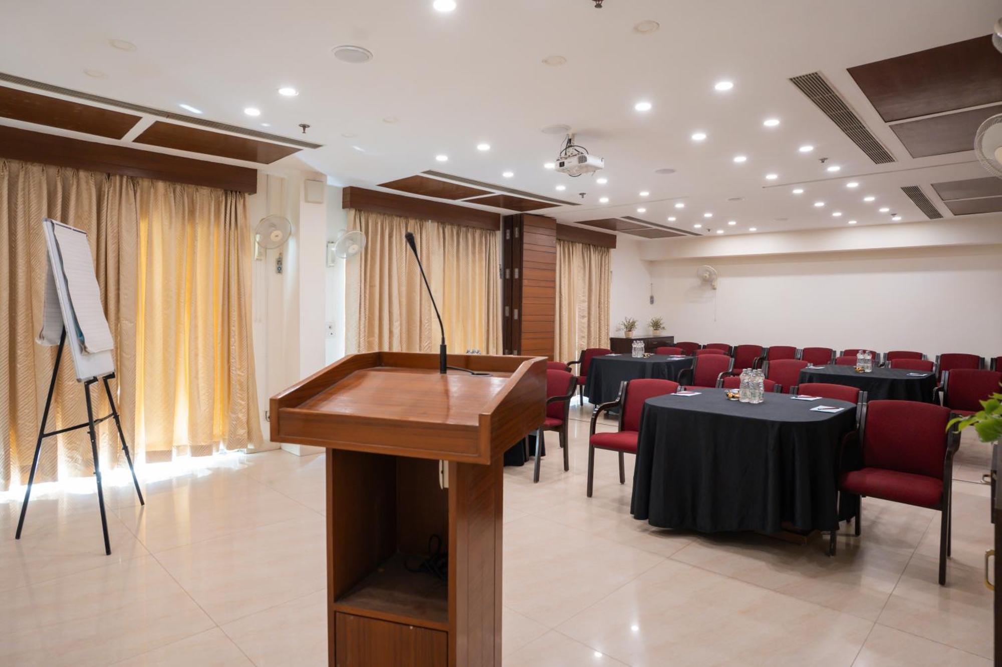Ahuja Residency Cyber City II Gurgaon Eksteriør bilde