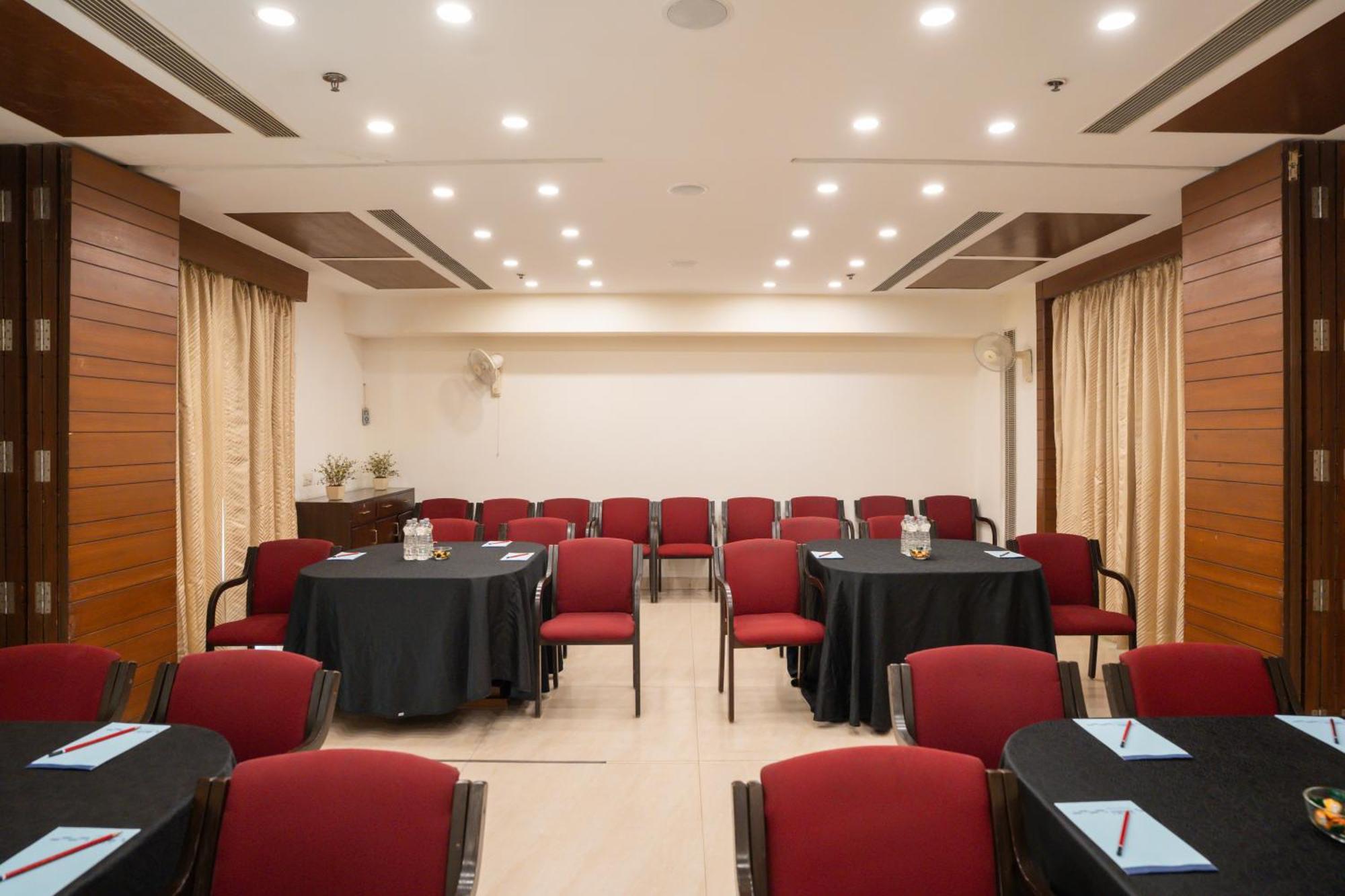 Ahuja Residency Cyber City II Gurgaon Eksteriør bilde